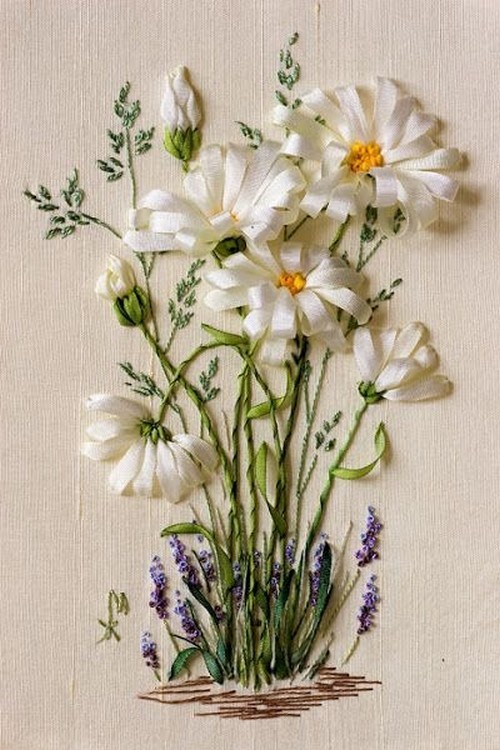 Flores bordadas a mano con cintas - Bordados a Mano