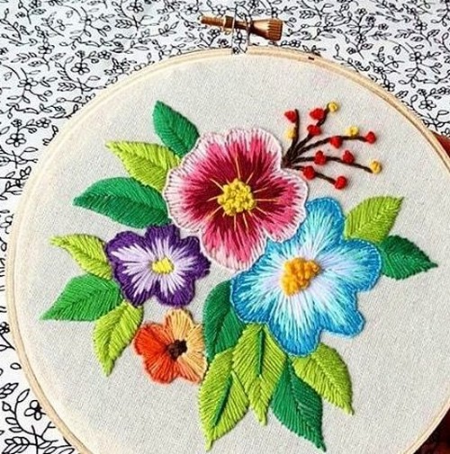 flowers and leaves in stuffed stitch