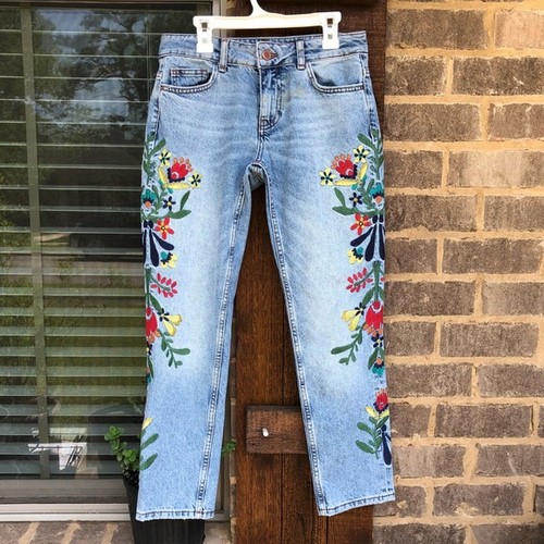 jeans bordados con flores