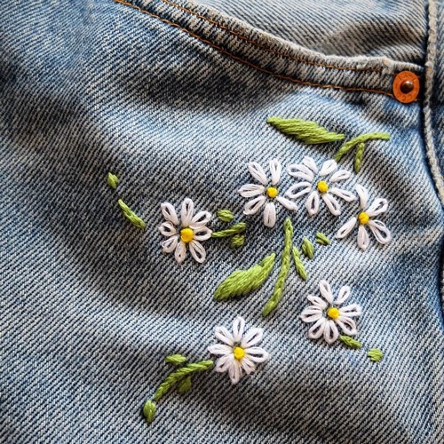 jeans bordados flor margatita