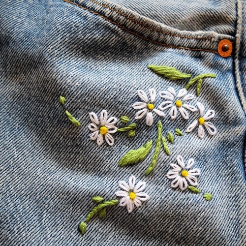 Embroidered jeans - 10 Ideas to inspire you - Hand Embroidery